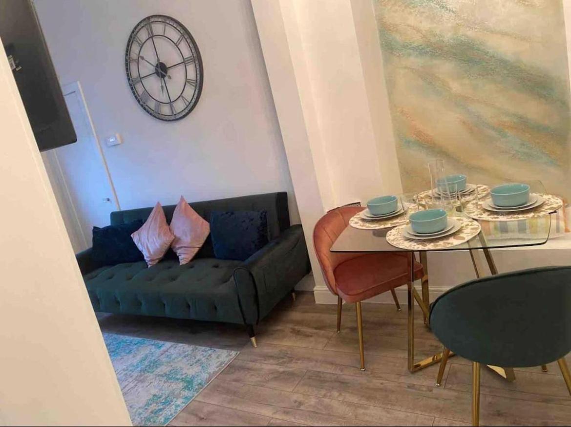 אברדין Amazing Getaways - The Place For You With Free Parking מראה חיצוני תמונה